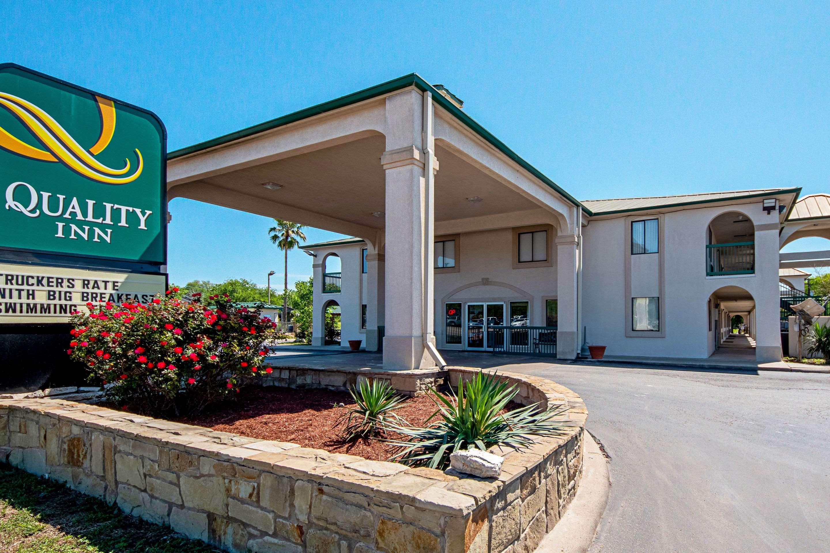 Quality Inn Three Rivers Extérieur photo