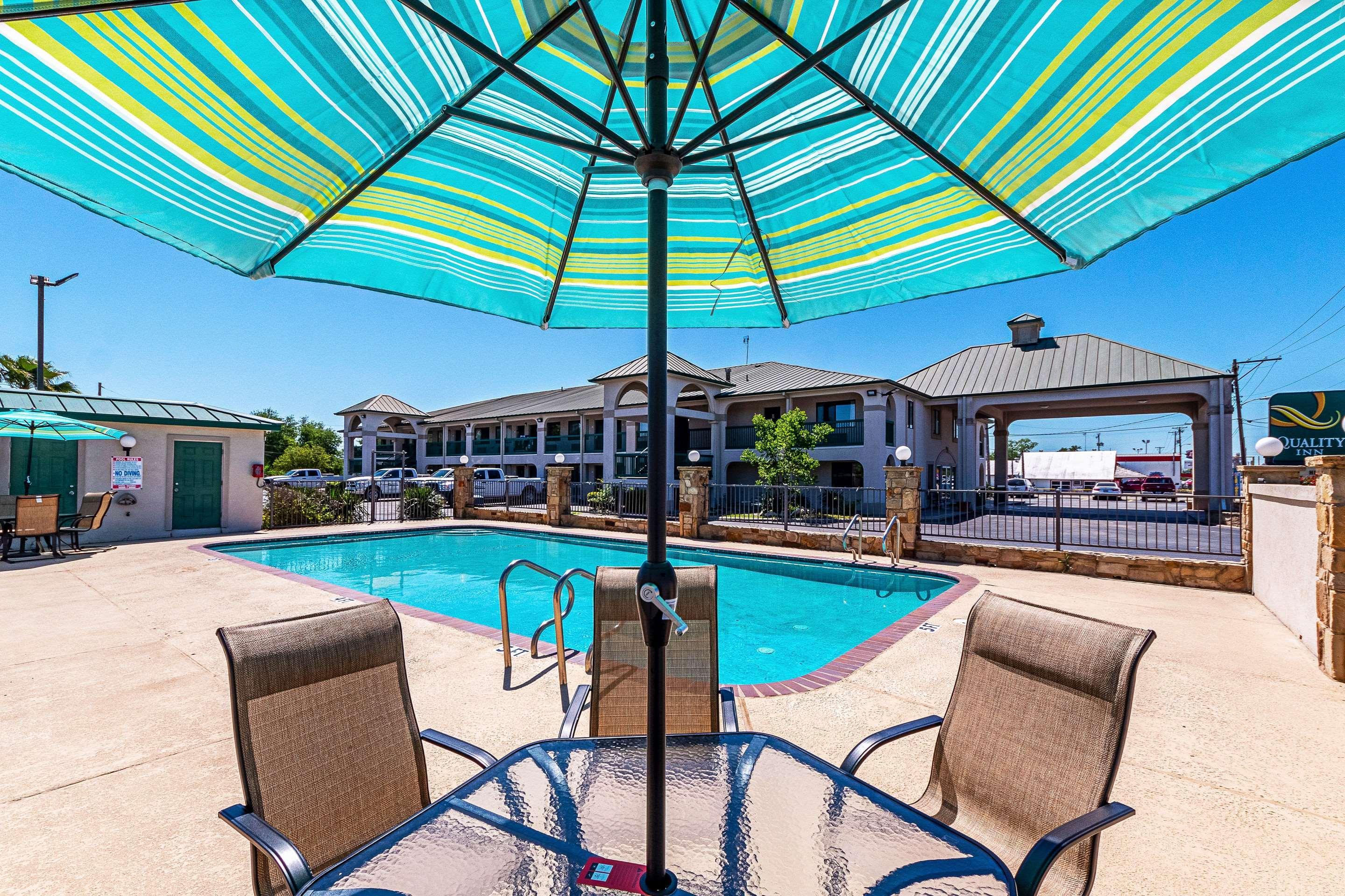 Quality Inn Three Rivers Extérieur photo